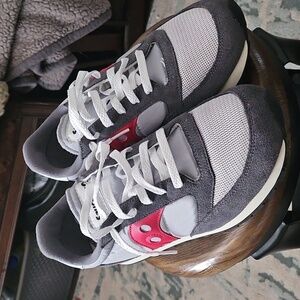 *Brand New* Saucony Jazz Original Vintage/ 11M/ (Grey / Red)